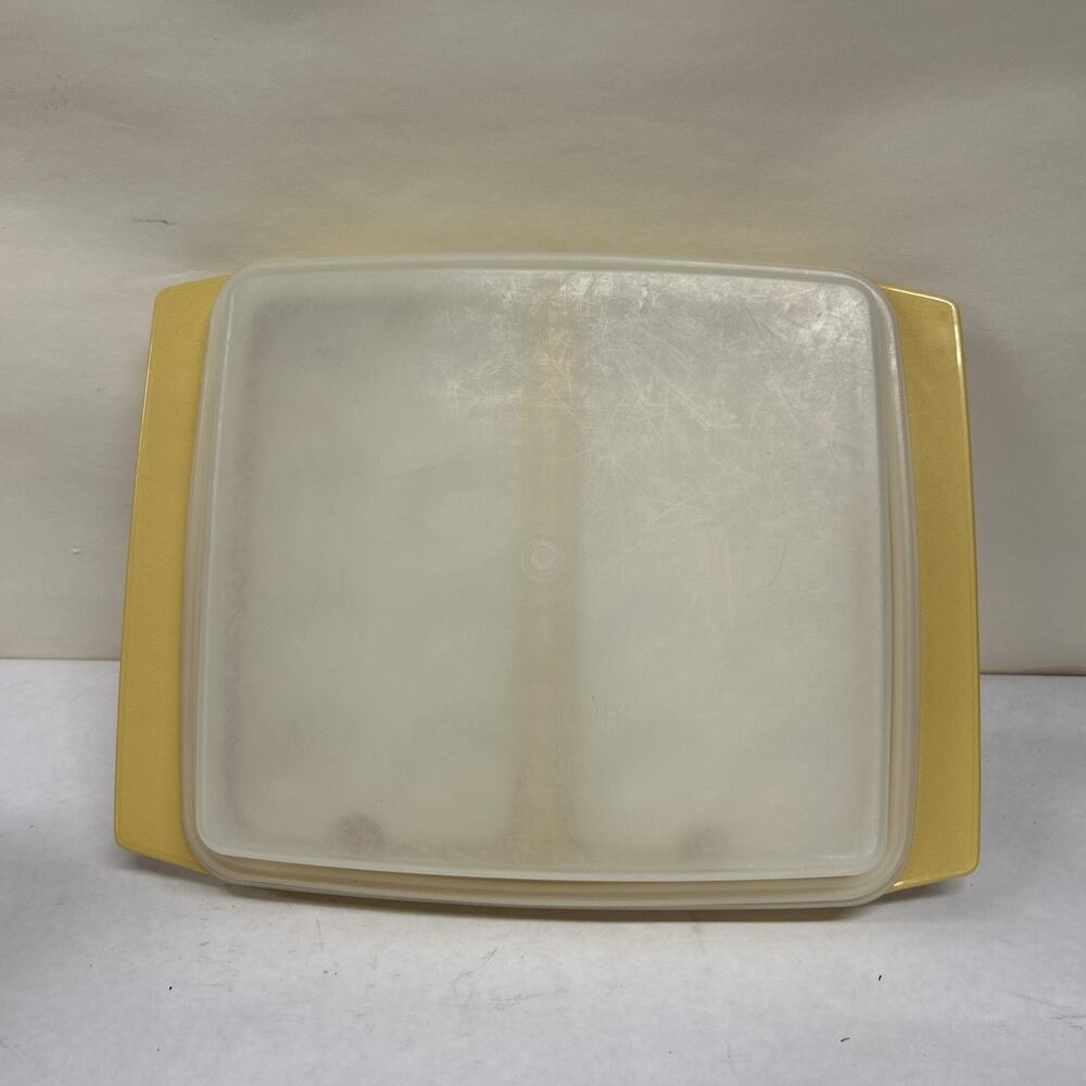 Vintage Tupperware Deviled Egg Keeper Container Yellow Harvest Gold 723-1